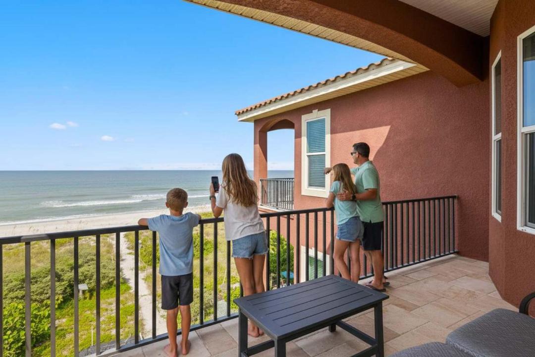 Photo of Patio Balcony in Sunset Beach