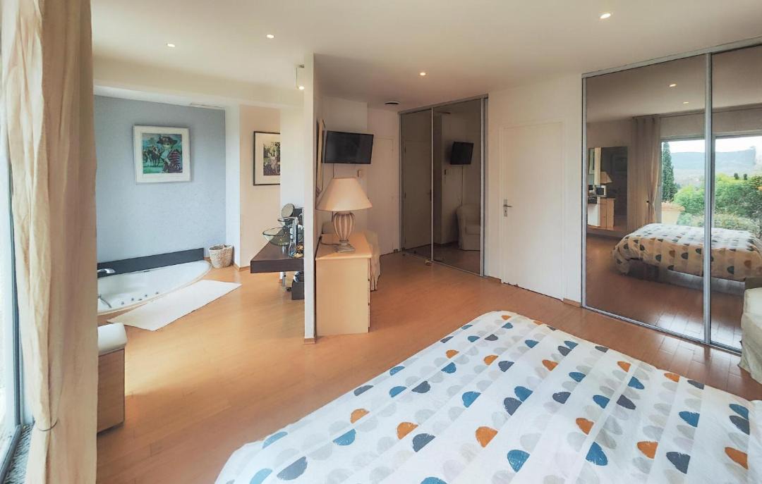 Photo of Bedroom in Cessenon-sur-Orb