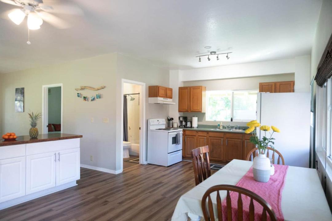 Photo of Kitchen in Mokuleia