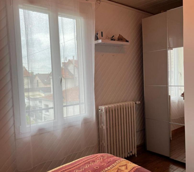 Photo of Bedroom in Colombes