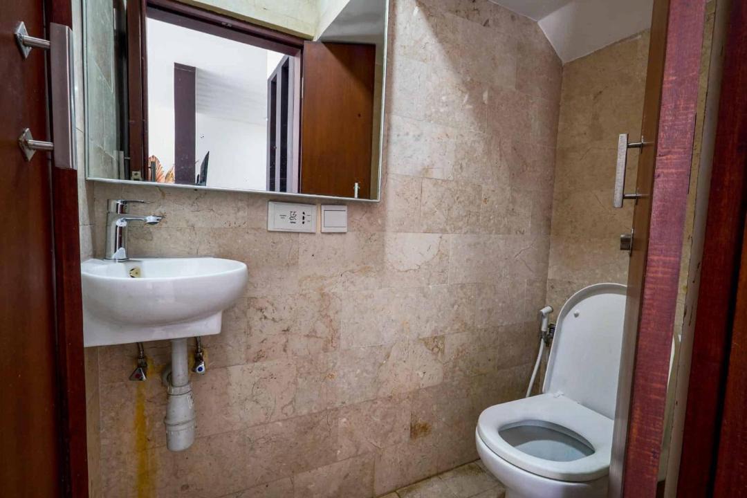 Photo of Bathroom in Kartika Plaza