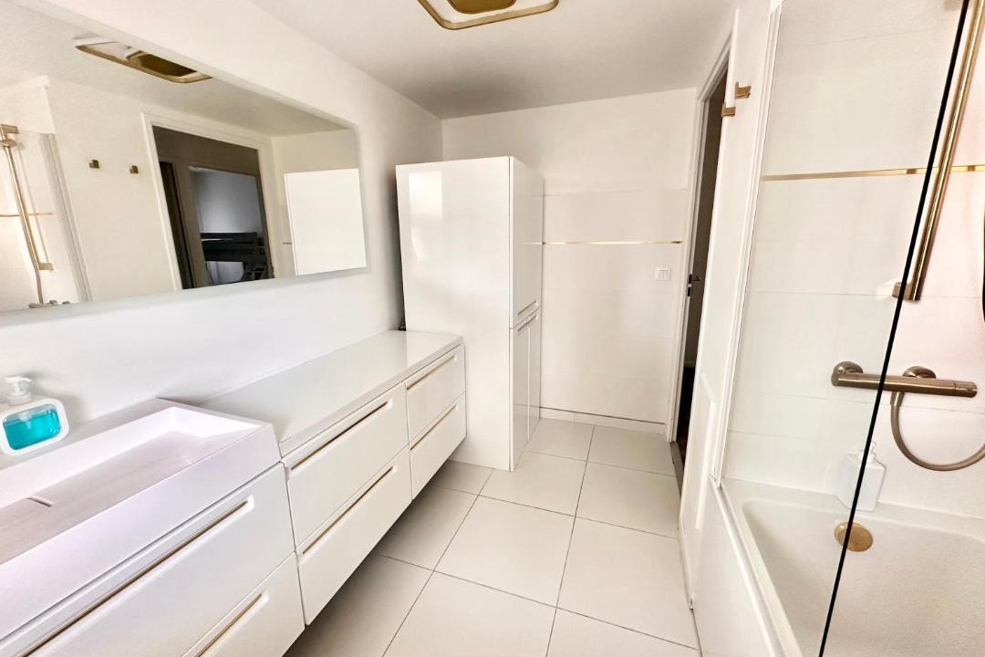 Photo of Bathroom in Chessy