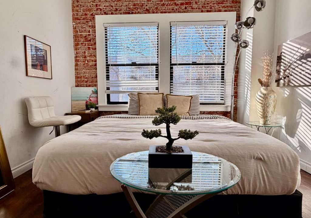 Photo of Bedroom in Hollywood