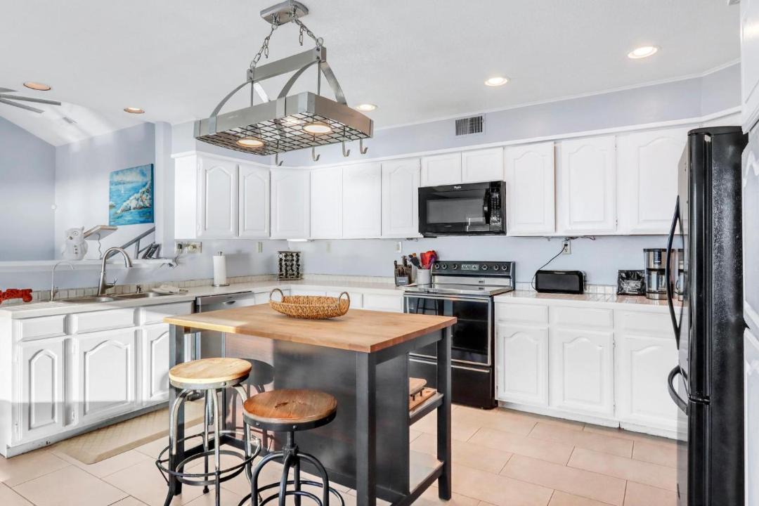 Photo of Kitchen in Canyon Lake