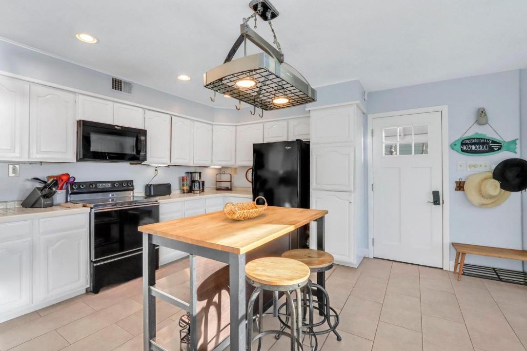 Photo of Kitchen in Canyon Lake