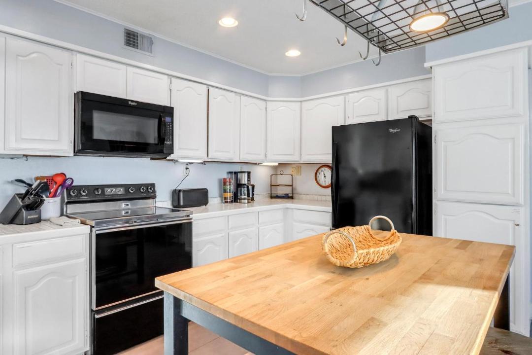 Photo of Kitchen in Canyon Lake