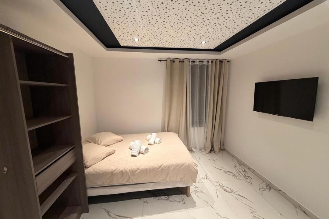 Photo of Bedroom in Frontenex