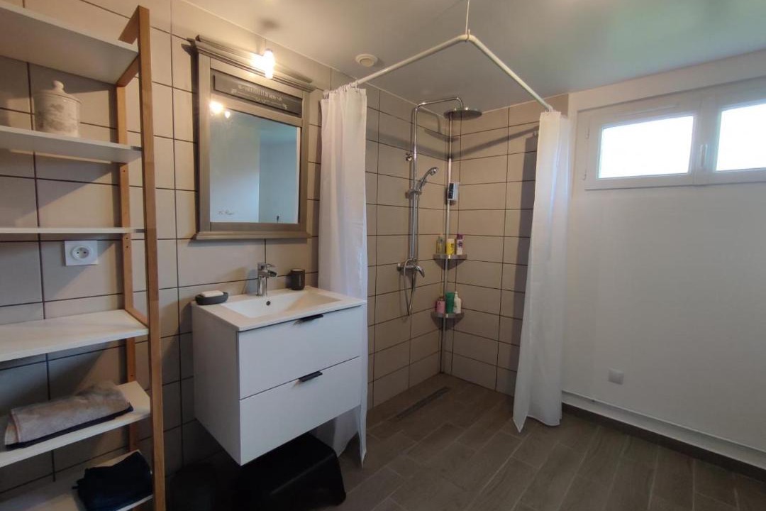 Photo of Bathroom in Ventes-Saint-Remy