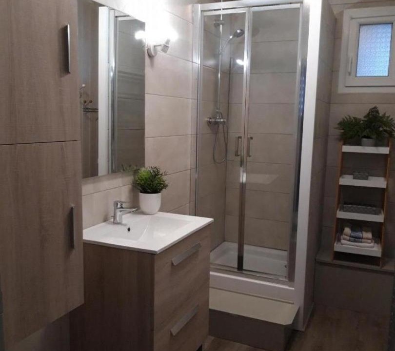 Photo of Bathroom in Saint-Remy-Boscrocourt
