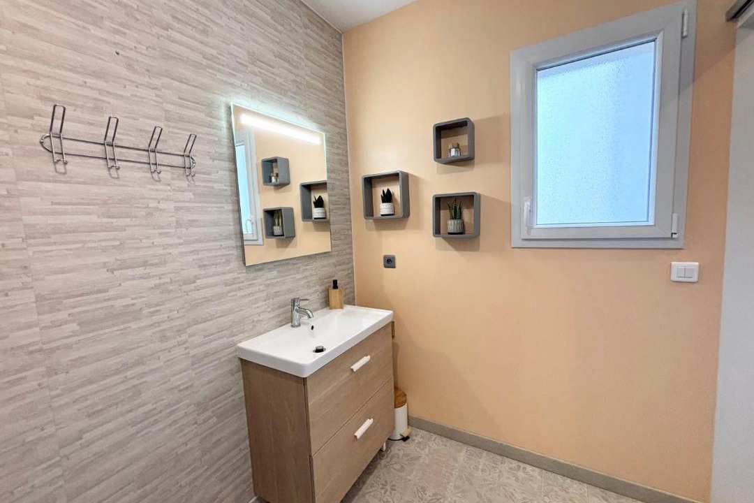 Photo of Bathroom in Cerans-Foulletourte