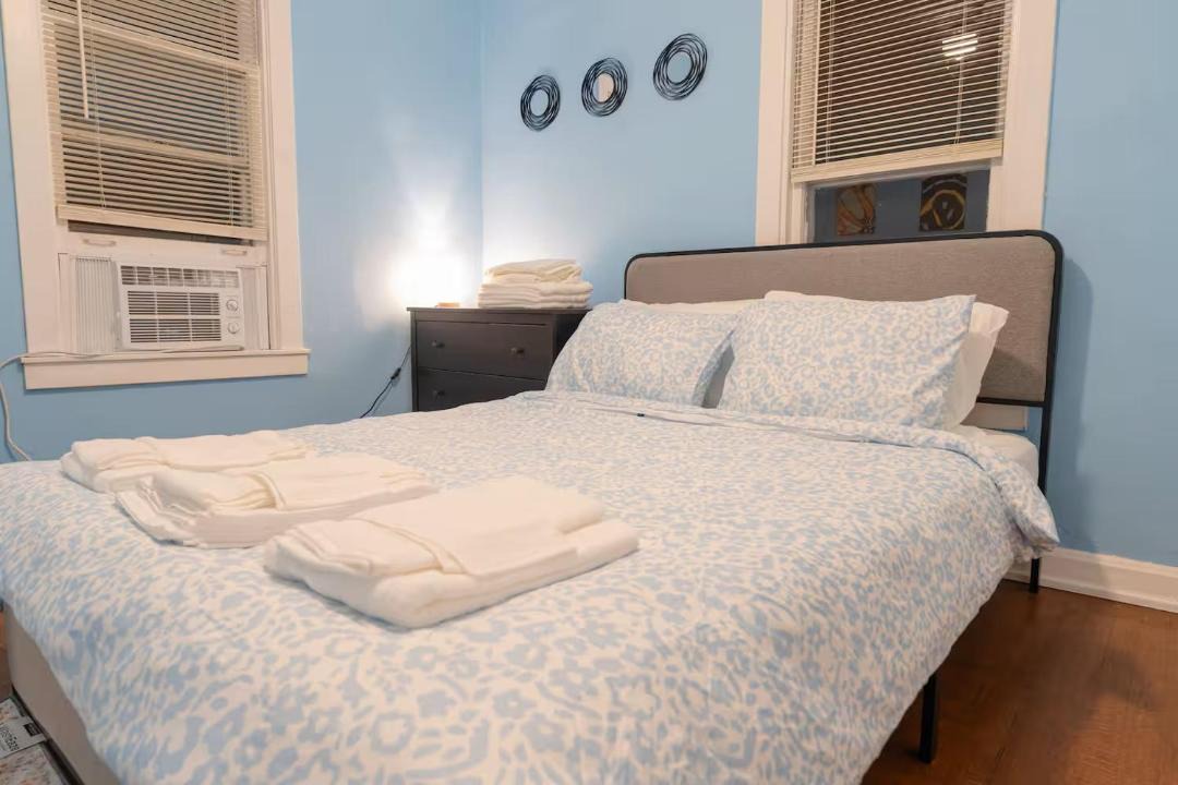 Photo of Bedroom in Skokie