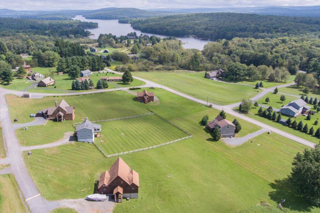 Photo of Buildings in Paradise Point