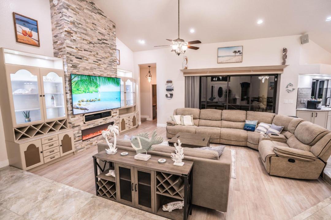 Photo of Livingroom in Apollo Beach