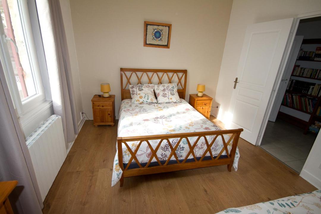 Photo of Bedroom in Noaillan