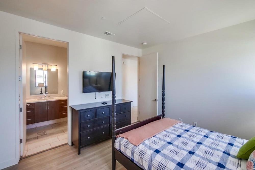 Photo of Bedroom in Ocean Beach