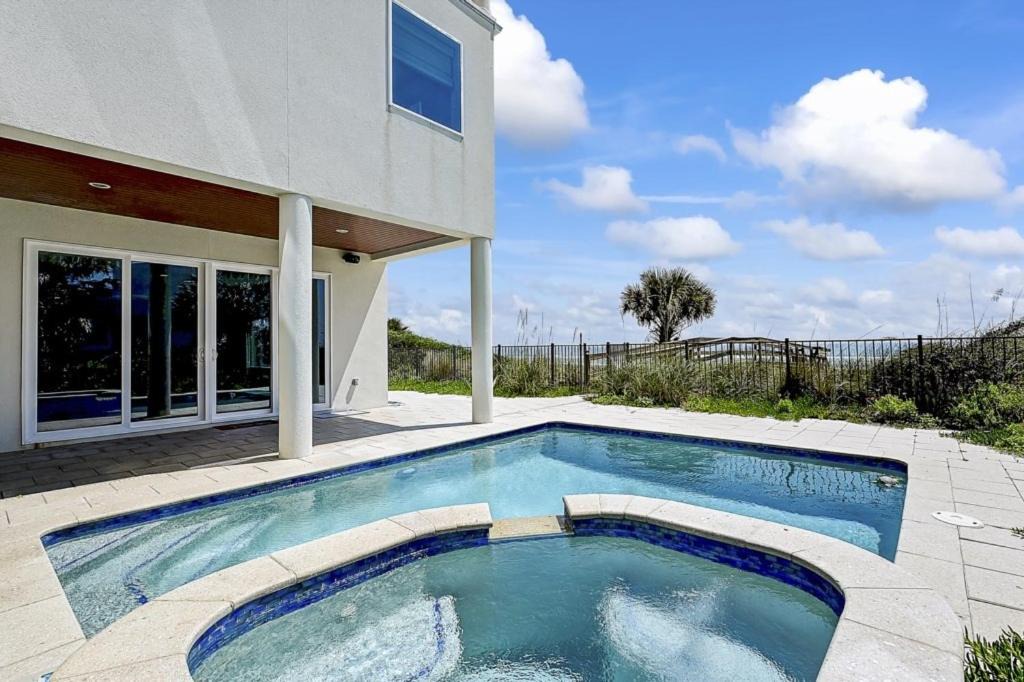 Photo of Patio Balcony in Crescent Beach