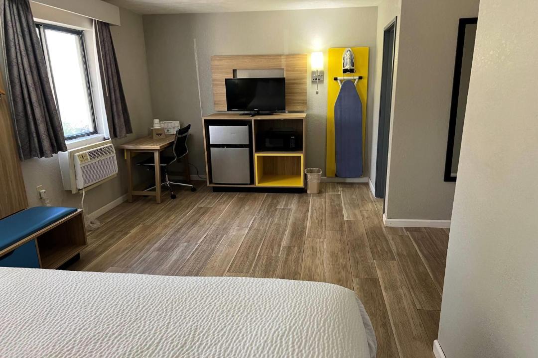 Photo of Bedroom in Warrensburg