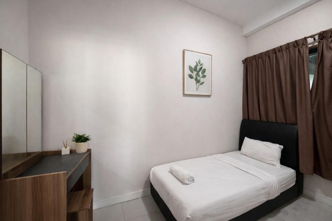 Photo of Bedroom in Downtown Kota Kinabalu