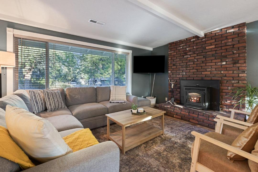 Photo of Livingroom in Southwest Bend