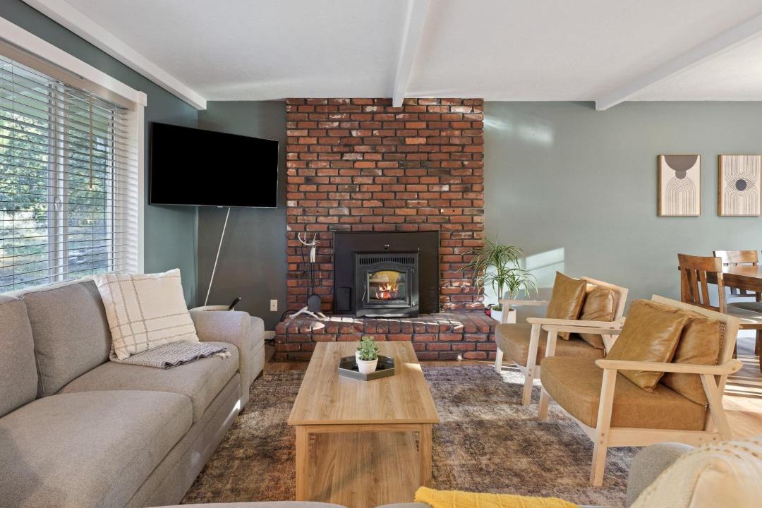 Photo of Livingroom in Southwest Bend