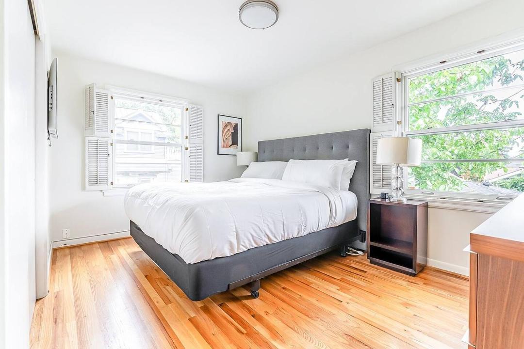 Photo of Bedroom in Seattle Metro Area