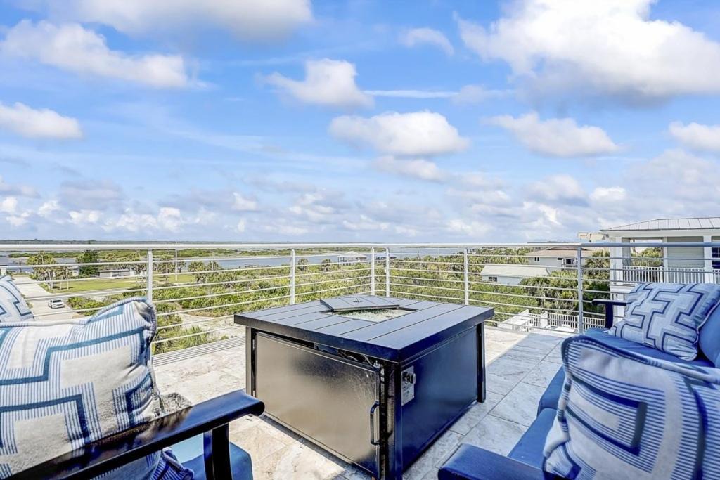 Photo of Patio Balcony in Crescent Beach