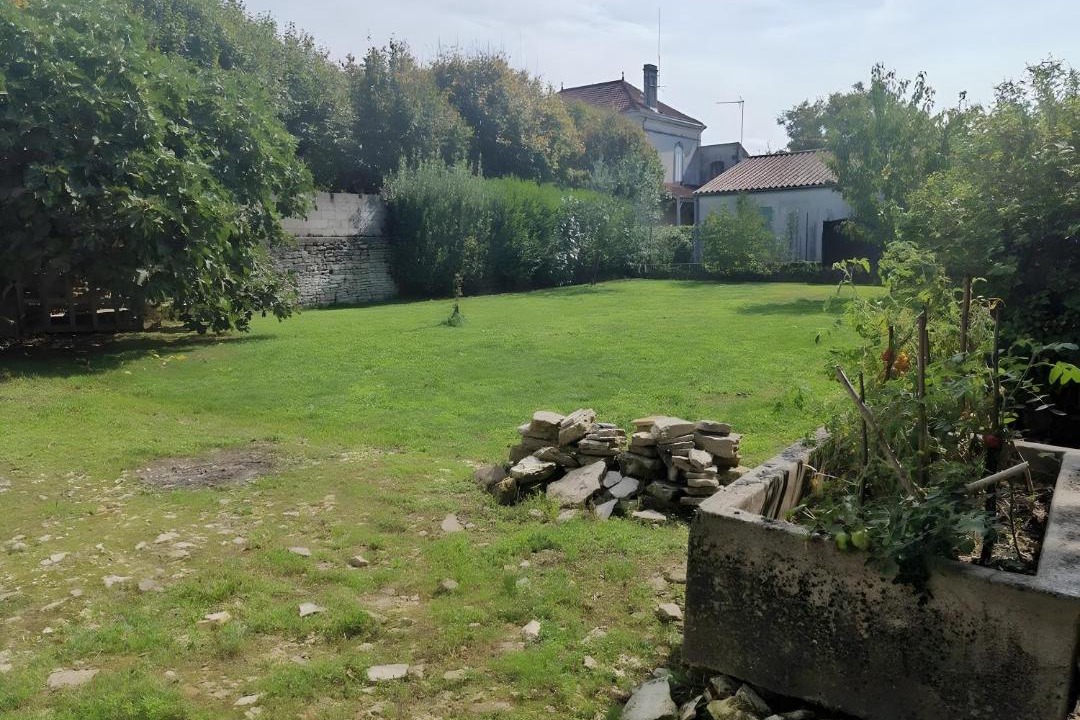 Photo of Others in Saint-Hilaire-de-Villefranche