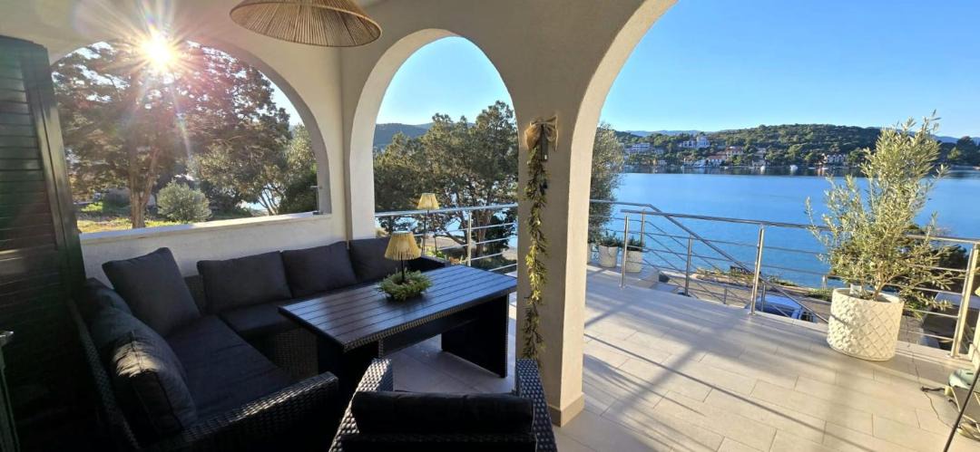 Photo of Patio Balcony in Loviste