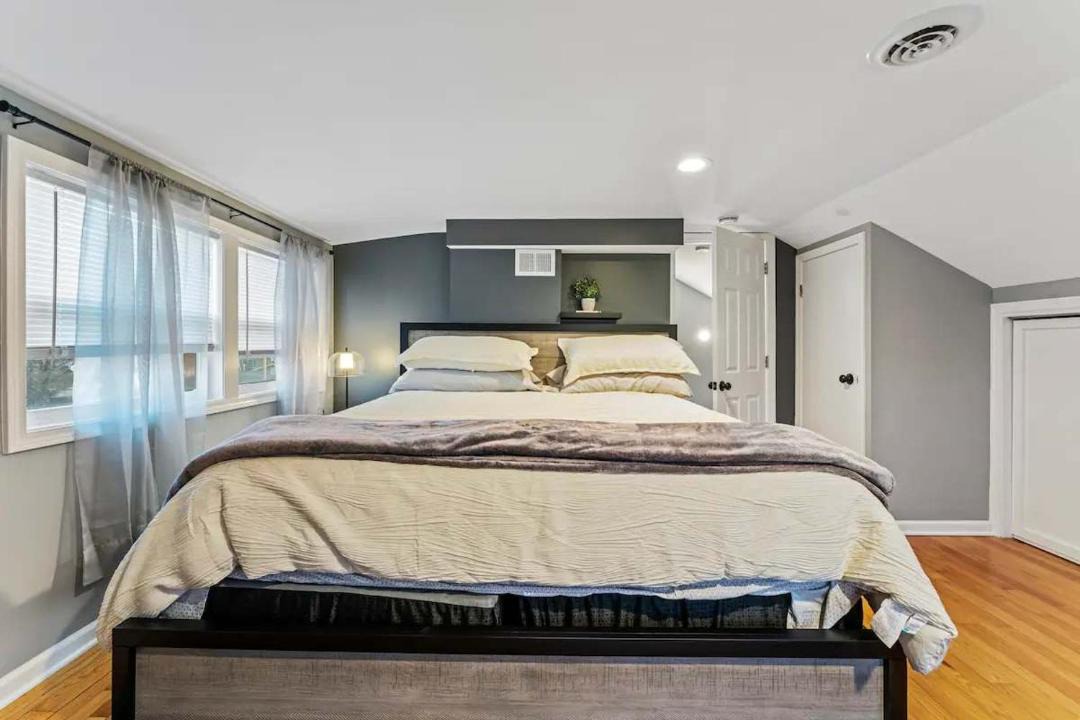 Photo of Bedroom in Gages Lake