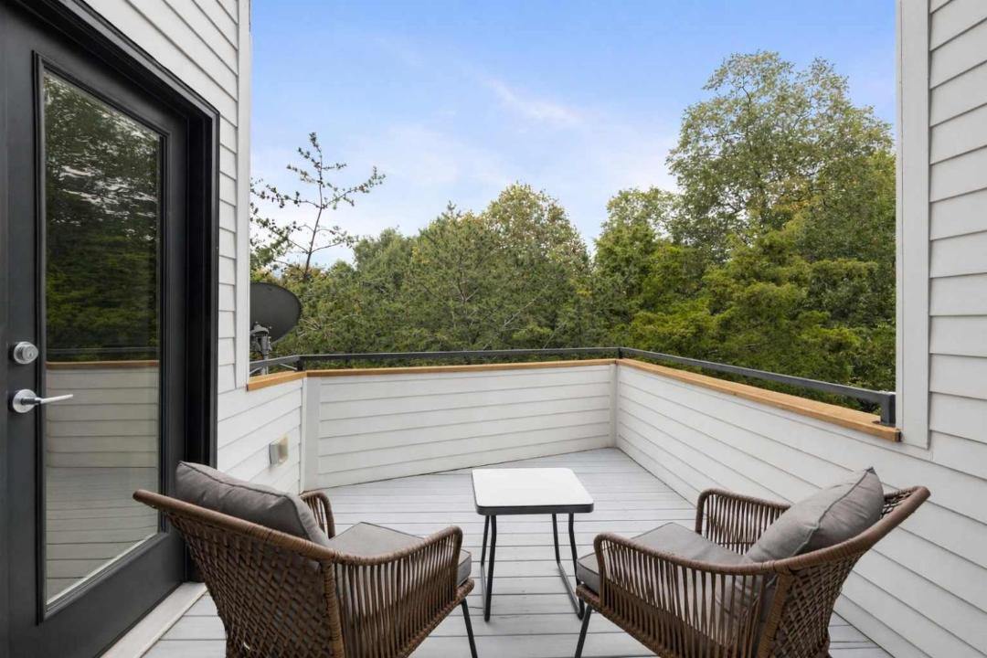 Photo of Patio Balcony in Poncey-Highland