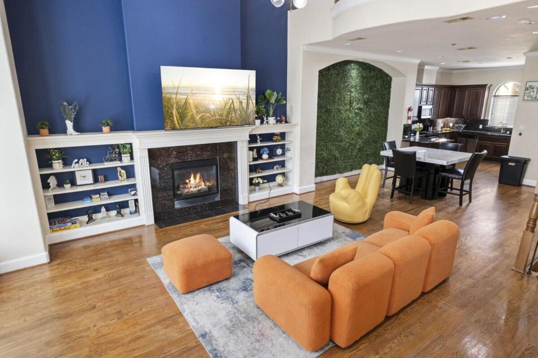 Photo of Livingroom in Woodlake - Briar Meadow