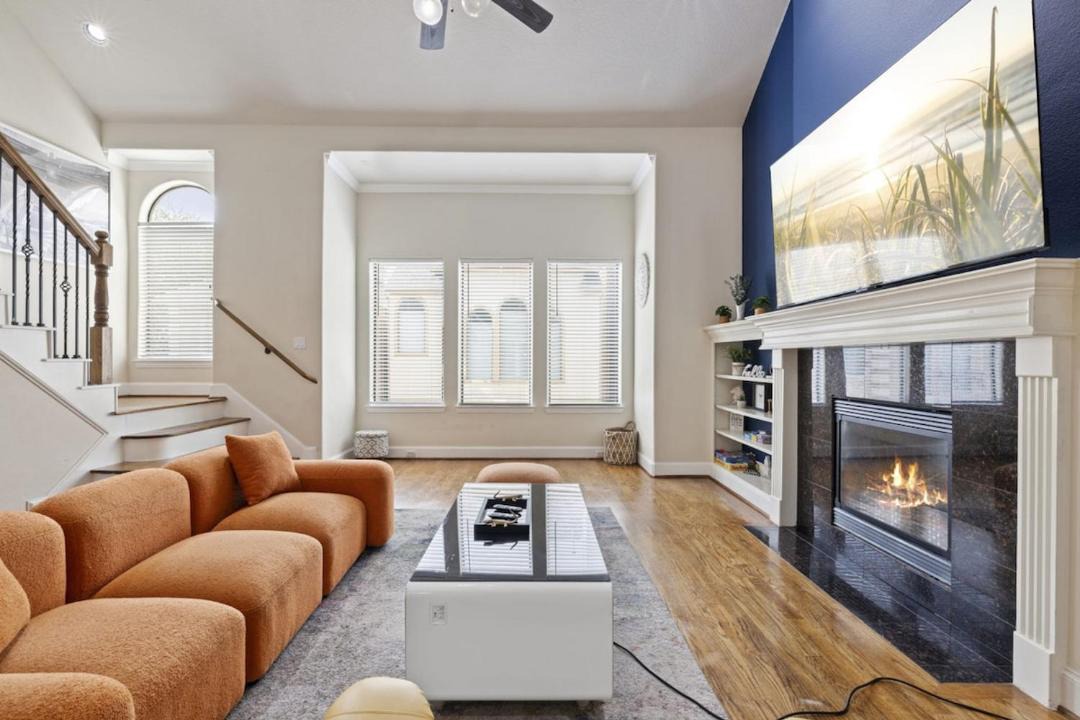 Photo of Livingroom in Woodlake - Briar Meadow