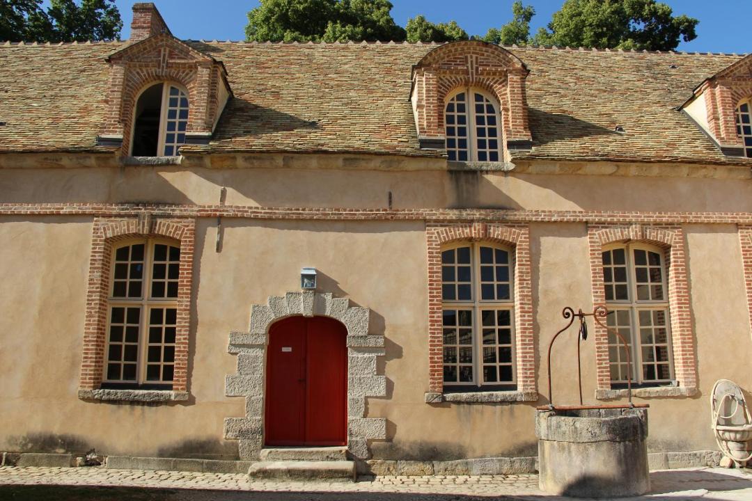 Photo of Buildings in Bouray-sur-Juine