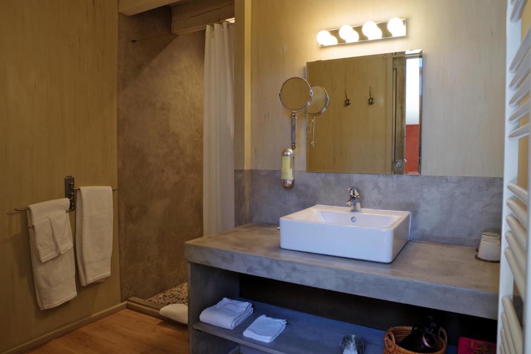 Photo of Bathroom in Herepian