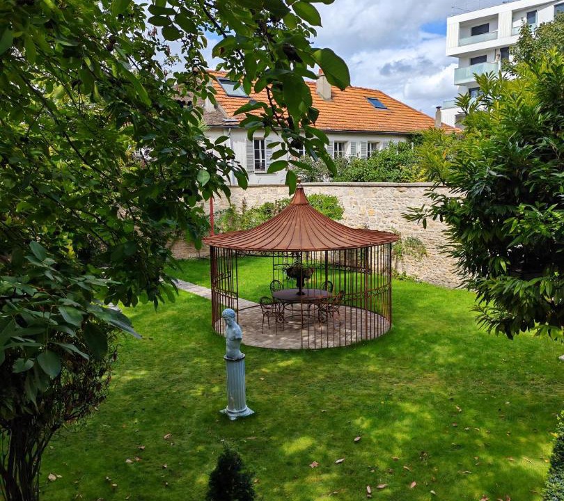 Photo of Others in Marat - Parmentier