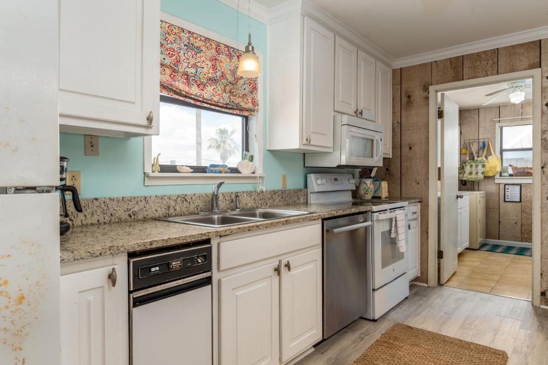Photo of Kitchen in Silver Cay