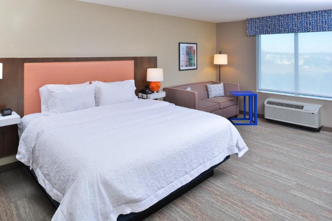 Photo of Bedroom in Lakeville