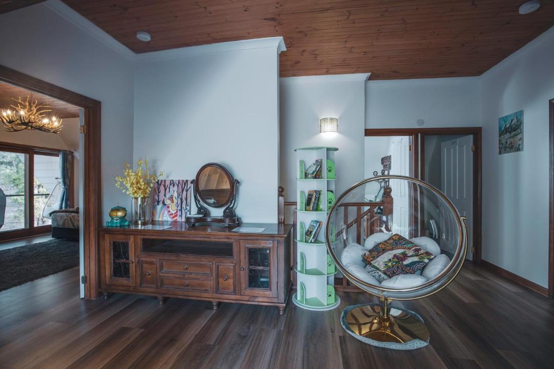 Photo of Others in Dean