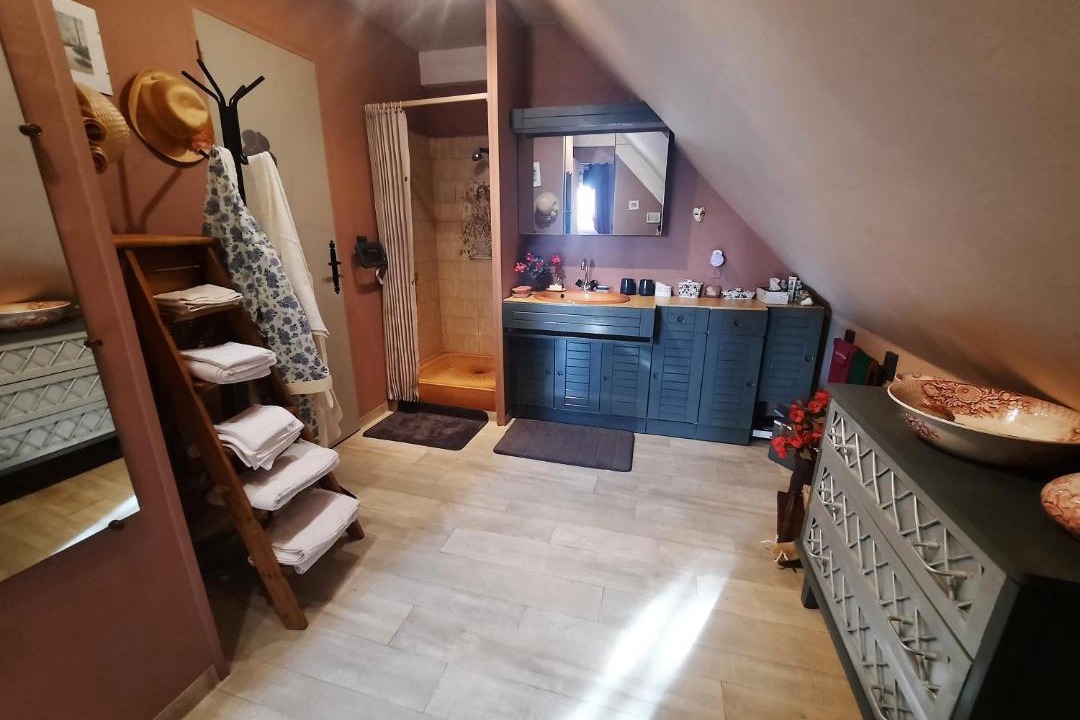 Photo of Others in Cauge