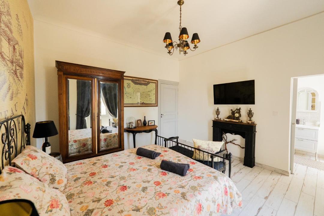 Photo of Bedroom in Plan-d'Orgon