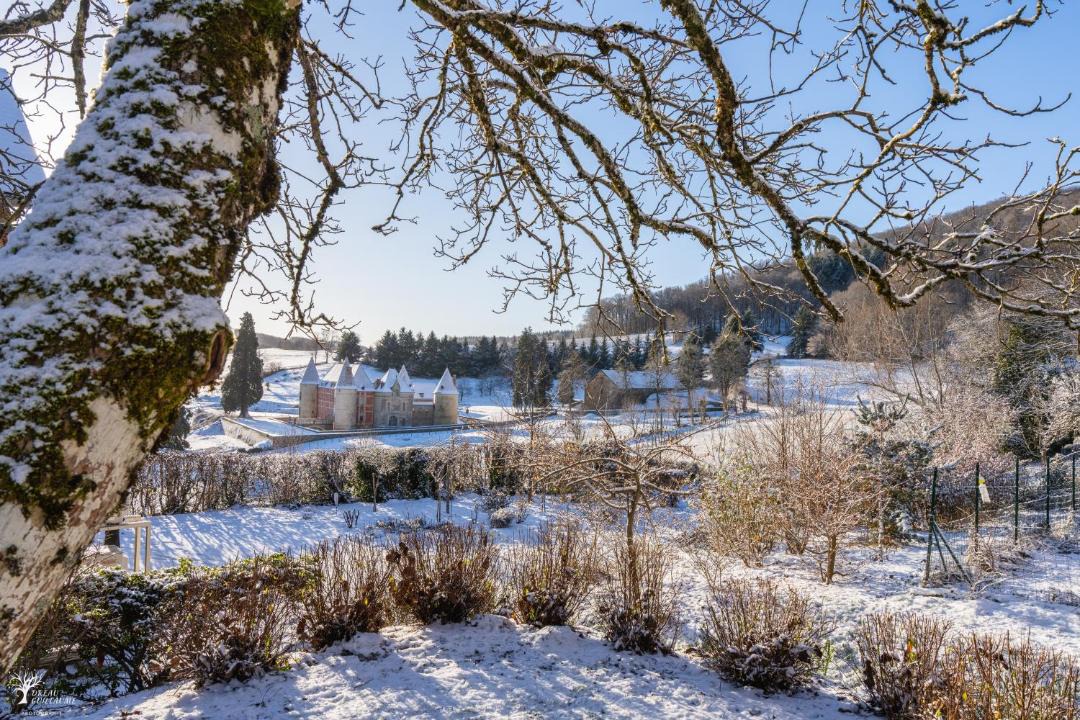 Photo of Others in Menessaire