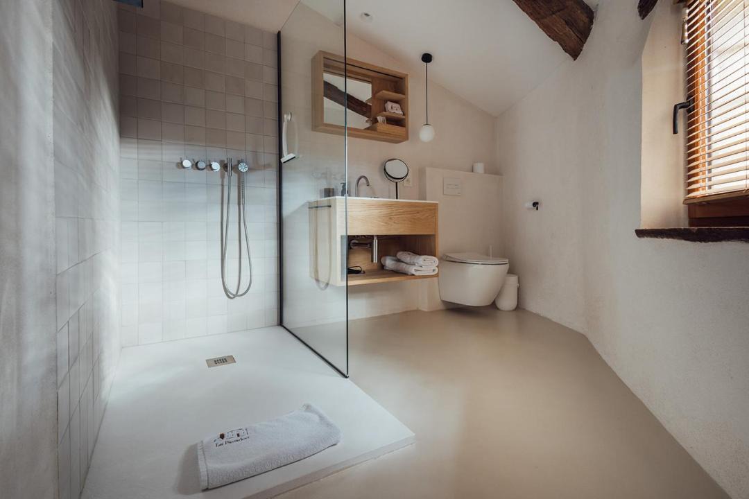 Photo of Others in Methamis