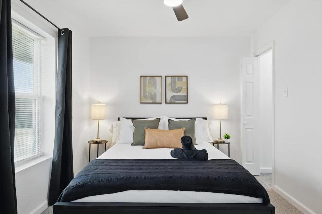 Photo of Bedroom in Haltom City