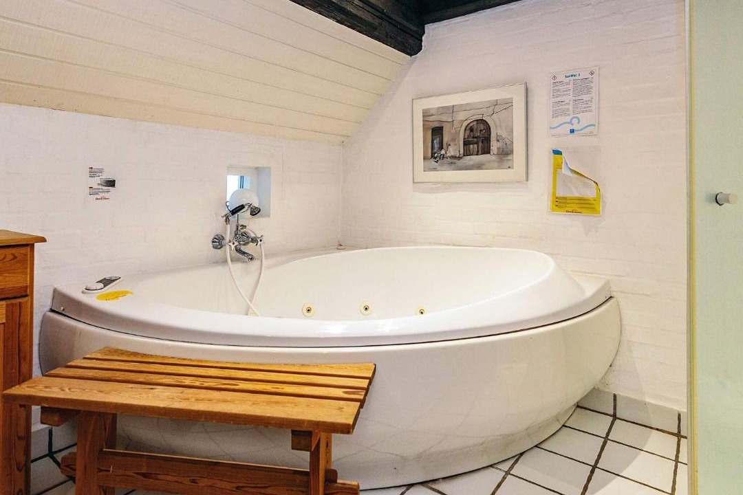 Photo of Bathroom in Asaa