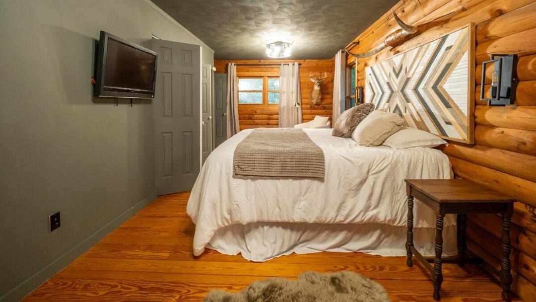 Photo of Bedroom in Bent Mountain