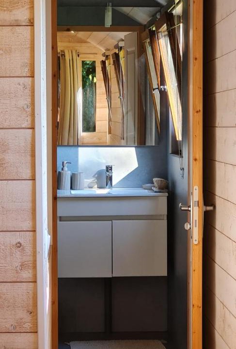 Photo of Others in Locunole