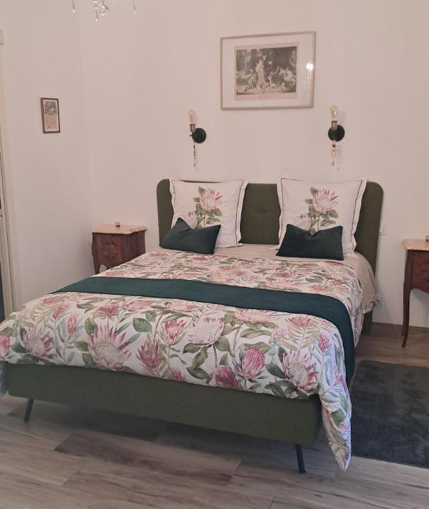 Photo of Others in Sens-de-Bretagne