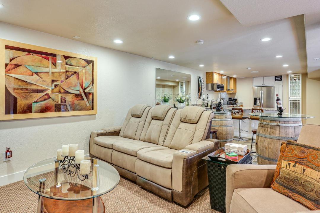 Photo of Livingroom in Aurora