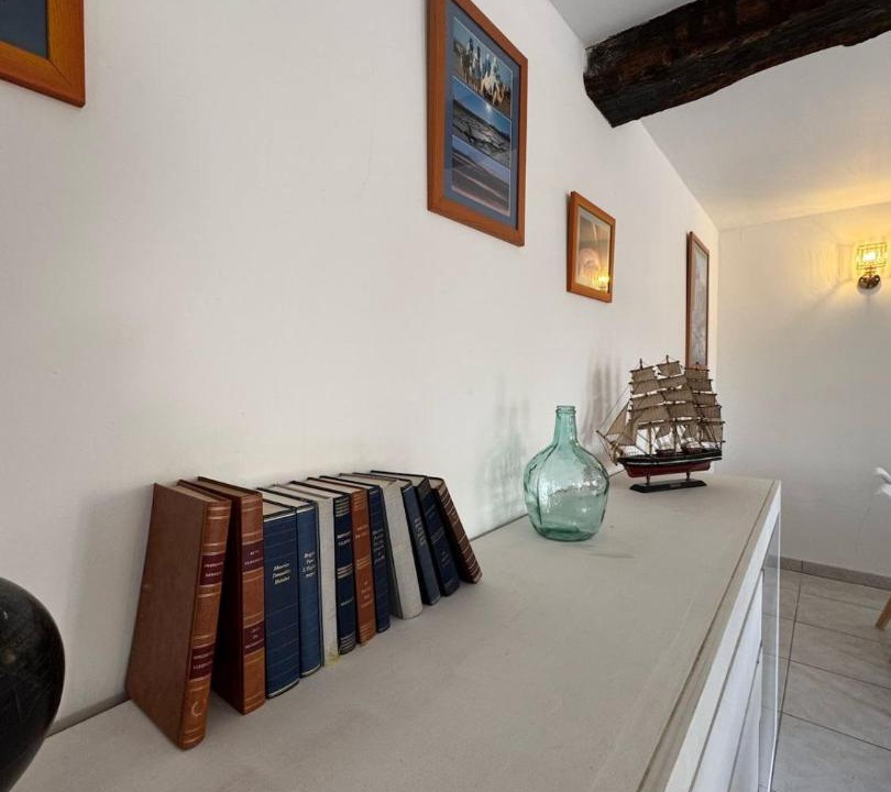 Photo of Others in Auge