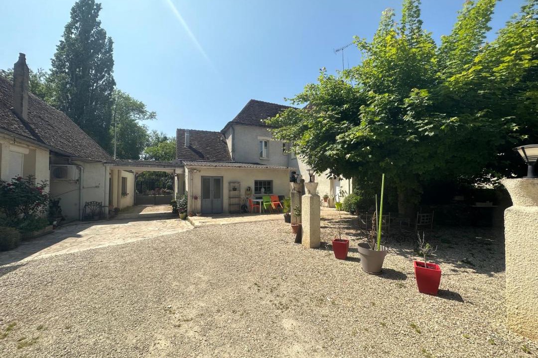 Photo of Others in Malay-le-Petit